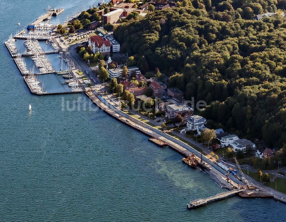 Kiel aus der Vogelperspektive: Baustelle zur Ufererneuerung mit Ausbau und Befestigung der Uferbereiche entlang der Kieler Förde in Kiel im Bundesland Schleswig-Holstein, Deutschland