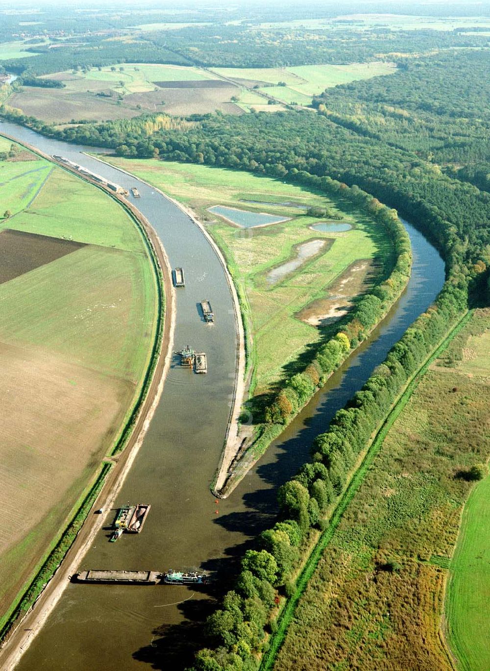 Parchau aus der Vogelperspektive: Baustelle zur Umleitung des Elbe - Havel - Kanal im Bereich von Parchau.