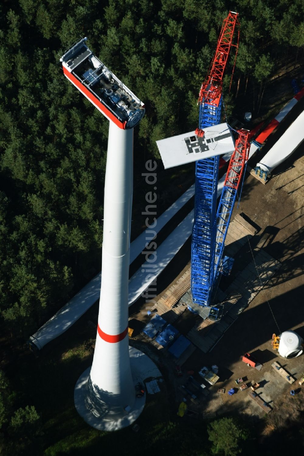 Spreenhagen von oben - Baustelle zur Windrad- Montage der ABO Wind AG in Spreenhagen im Bundesland Brandenburg