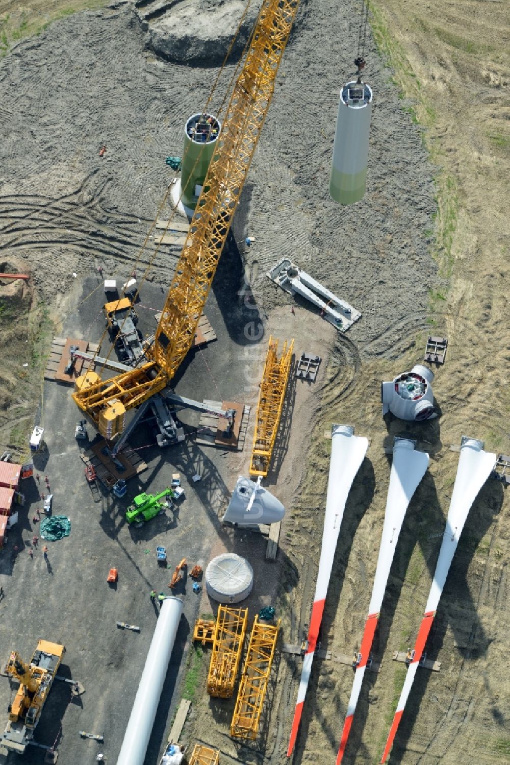 Diekhusen-Fahrstedt von oben - Baustelle zur Windrad- Montage in Diekhusen-Fahrstedt im Bundesland Schleswig-Holstein