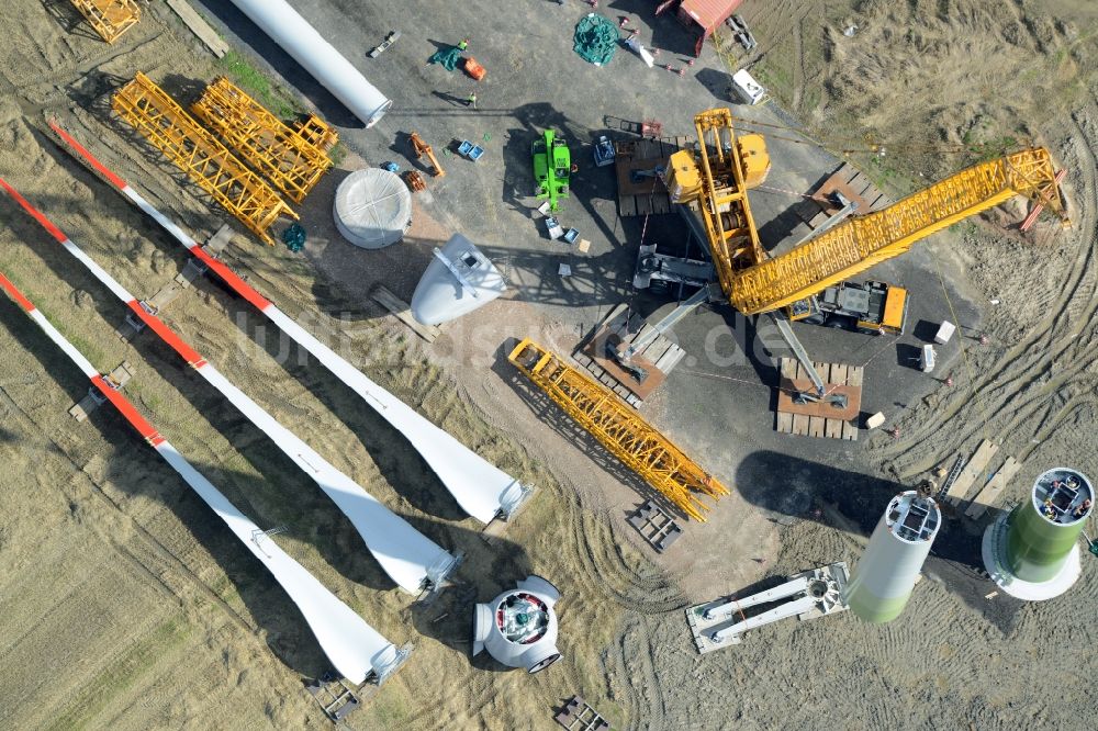 Luftaufnahme Diekhusen-Fahrstedt - Baustelle zur Windrad- Montage in Diekhusen-Fahrstedt im Bundesland Schleswig-Holstein