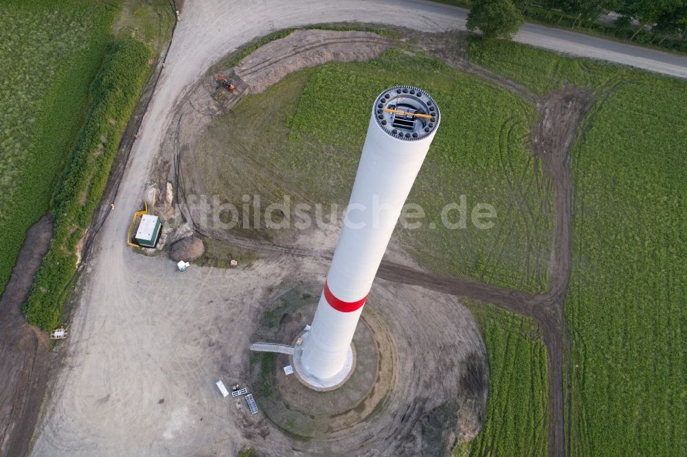 Bardowick von oben - Baustelle zur Windrad- Montage durch die Max Bögl Wind AG in Bardowick im Bundesland Niedersachsen, Deutschland