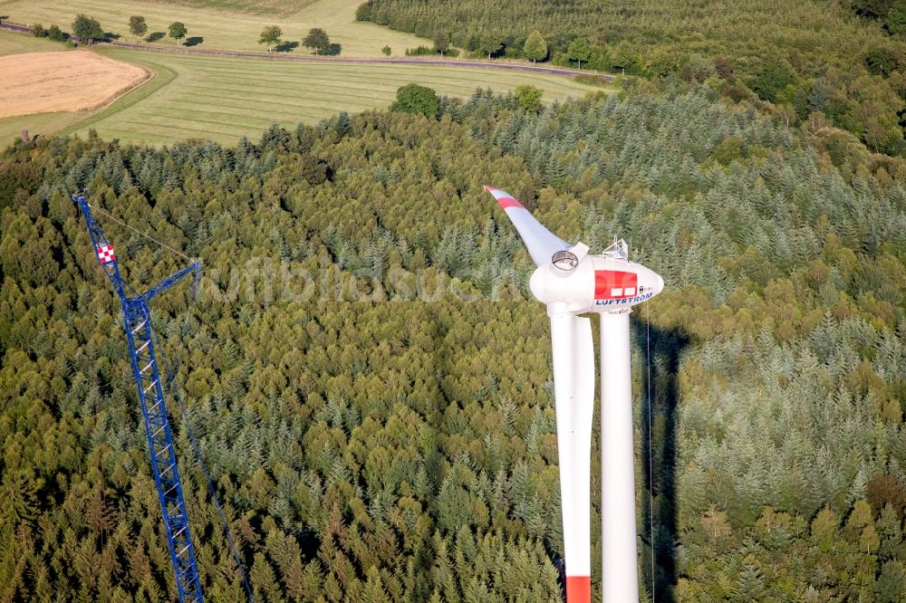 Freiensteinau aus der Vogelperspektive: Baustelle zur Windrad- Montage in Freiensteinau im Bundesland Hessen, Deutschland