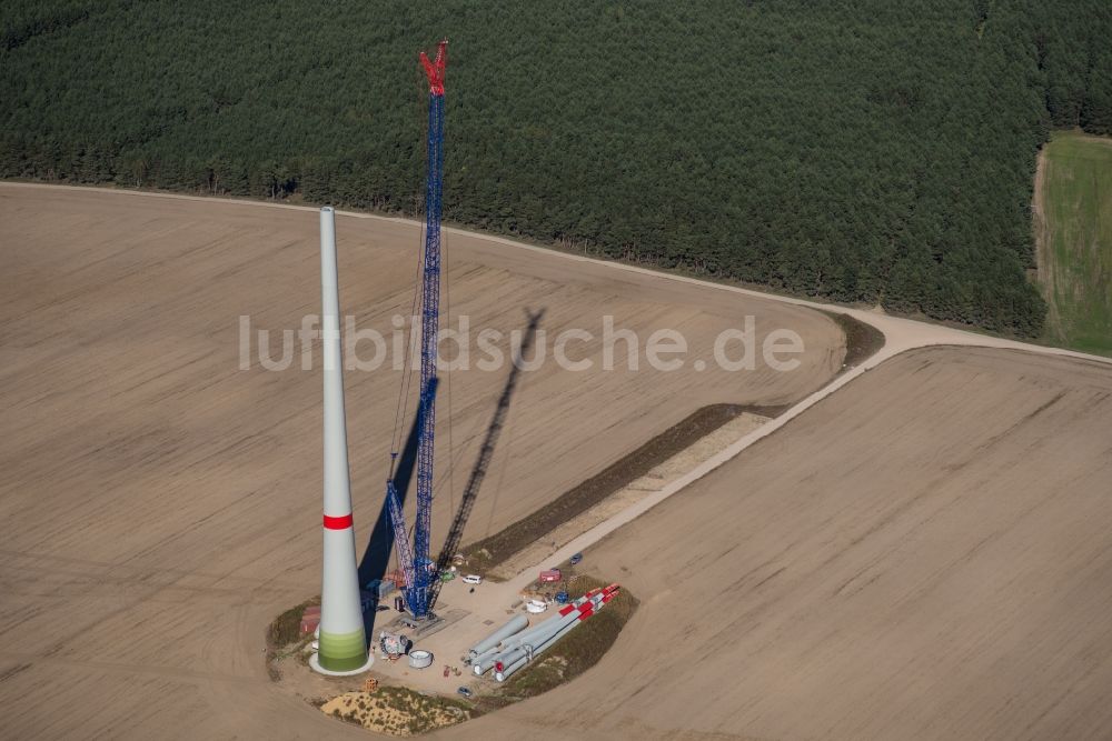 Rietz von oben - Baustelle zur Windrad- Montage in Rietz im Bundesland Brandenburg, Deutschland