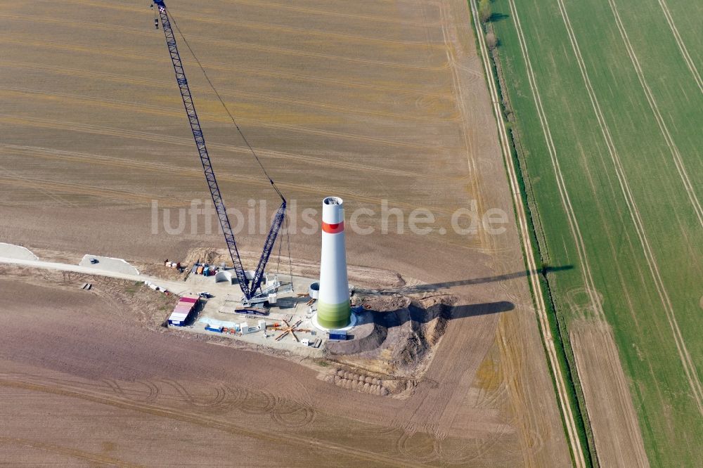 Rosdorf aus der Vogelperspektive: Baustelle zur Windrad- Montage in Rosdorf im Bundesland Niedersachsen, Deutschland