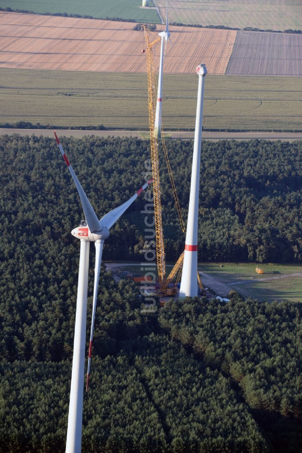 Luftbild Schwabeck - Baustelle zur Windrad- Montage in Schwabeck im Bundesland Brandenburg