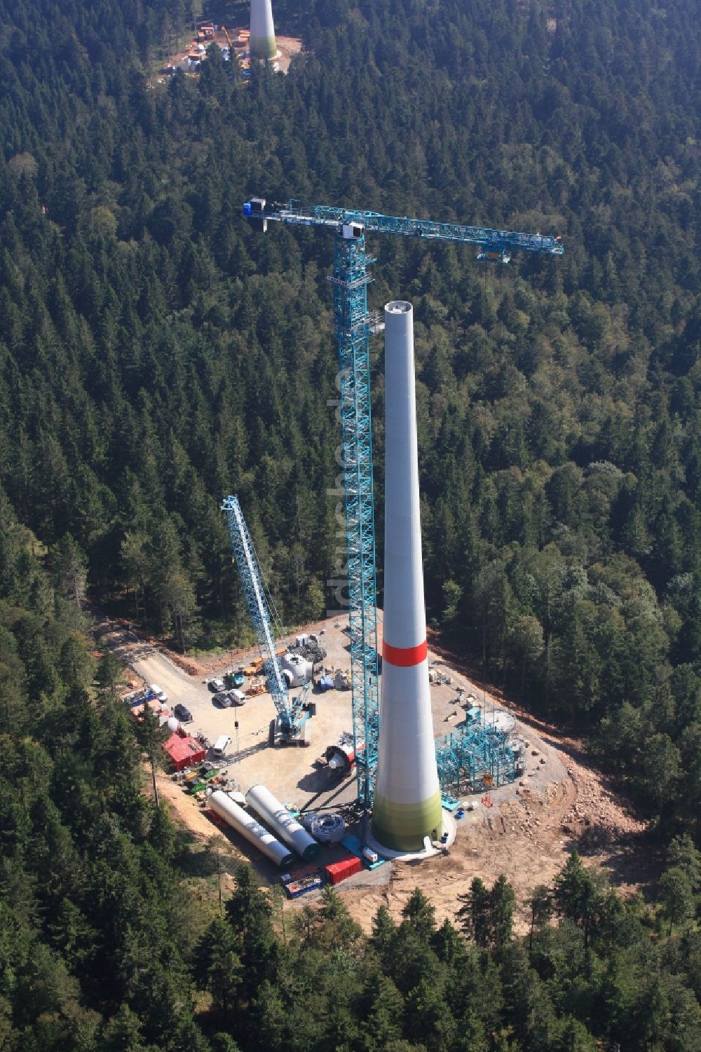 Luftaufnahme Gersbach - Baustelle zur Windrad- Montage des Windkraftanlagenbauers Enercon GmbH bei Gersbach im Bundesland Baden-Württemberg