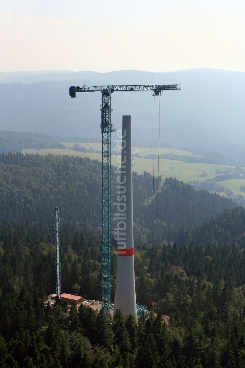 Luftaufnahme Gersbach - Baustelle zur Windrad- Montage des Windkraftanlagenbauers Enercon GmbH bei Gersbach im Bundesland Baden-Württemberg