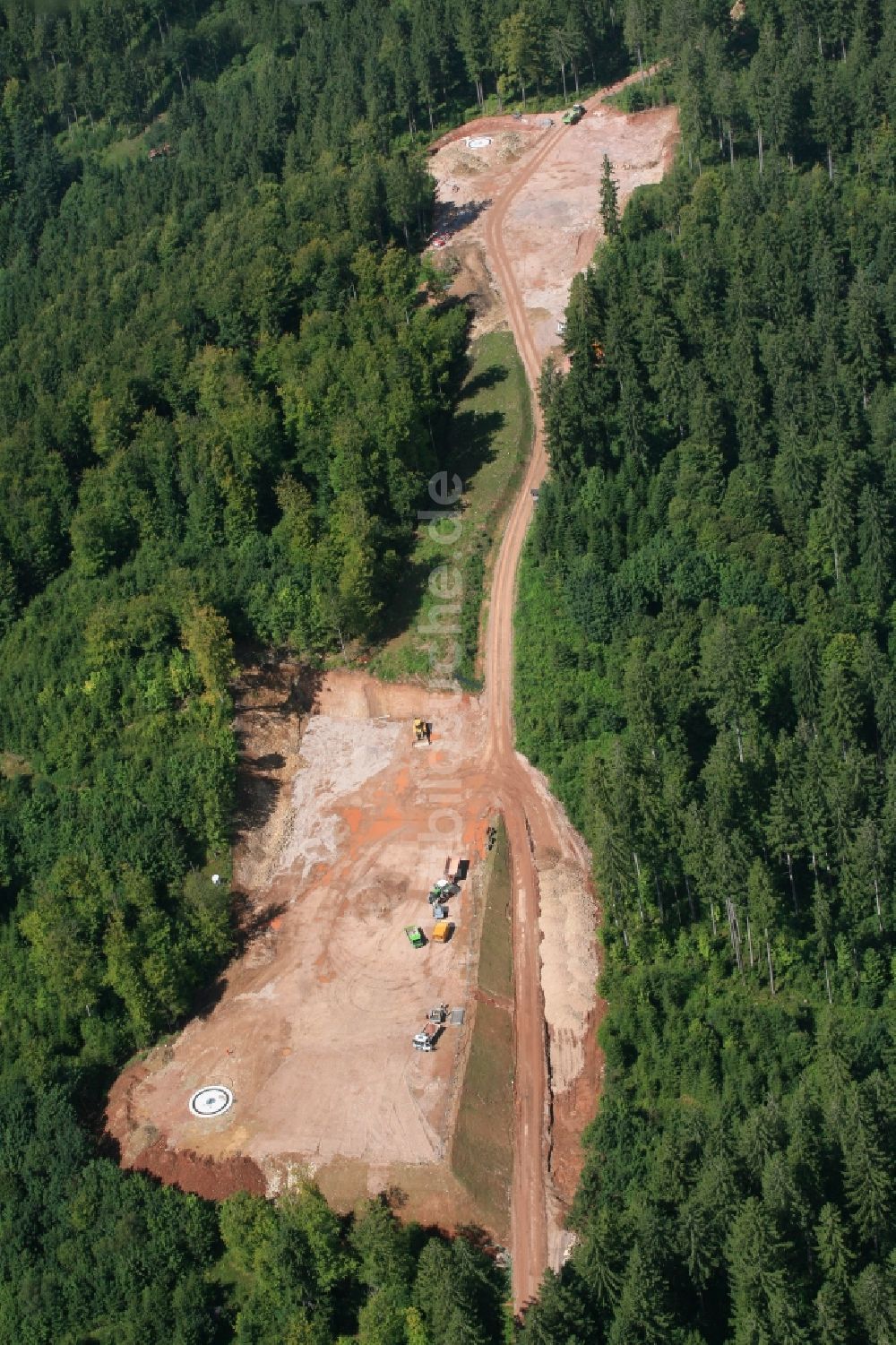 Luftaufnahme Hasel - Baustelle zur Windrad- Montage im Windpark Hasel im Bundesland Baden-Württemberg, Deutschland