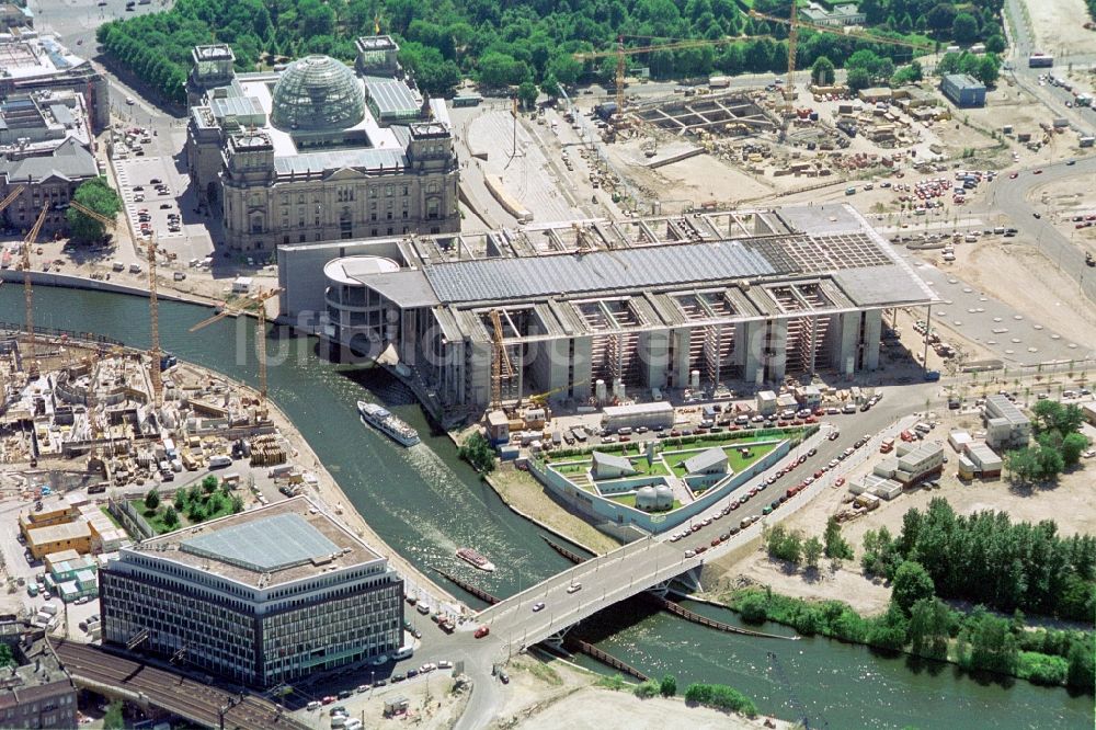 Berlin Mitte von oben - Baustellen der Bundesbauten am Marie-Elisabeth-Lüders-Haus im Berliner Regierungsviertel im Bundesland Berlin