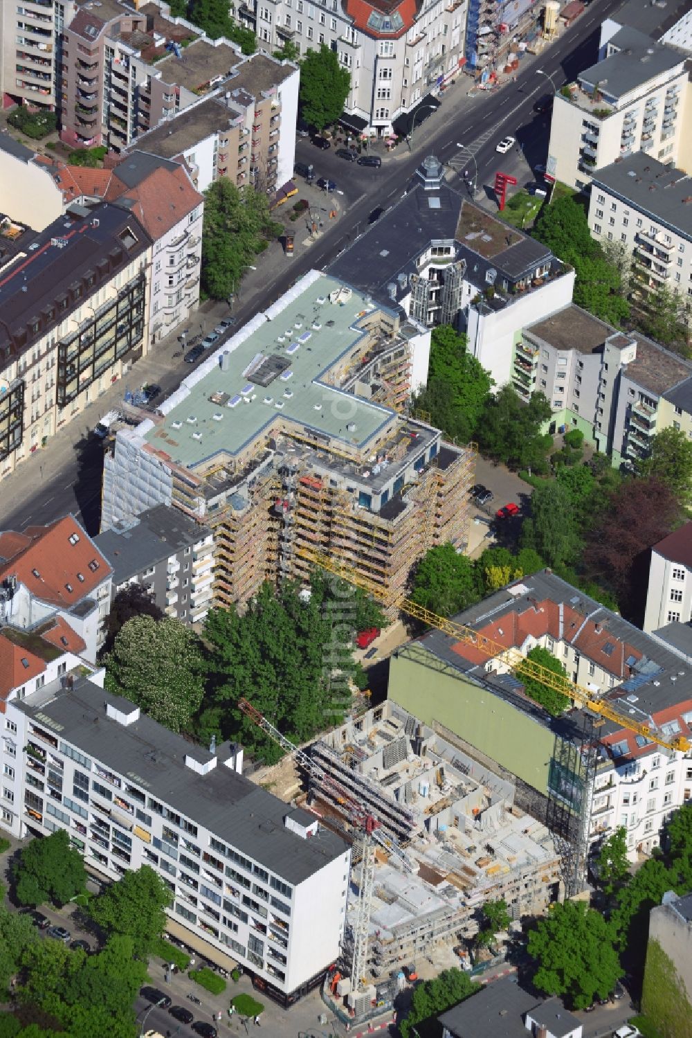 Luftaufnahme Berlin - Baustellen Charlottenhöfe und Quartier Pariser Straße im Stadtteil Wilmersdorf von Berlin