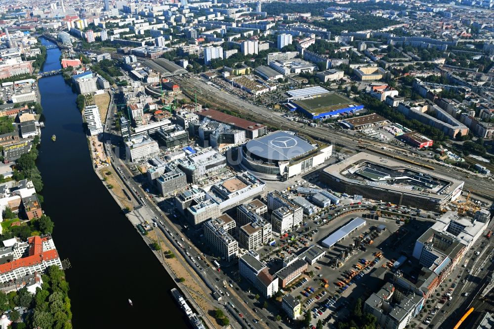 Berlin von oben - Baustellen auf dem Entwicklungsgebiet Anschutz- Areal im Ortsteil Bezirk Friedrichshain in Berlin, Deutschland