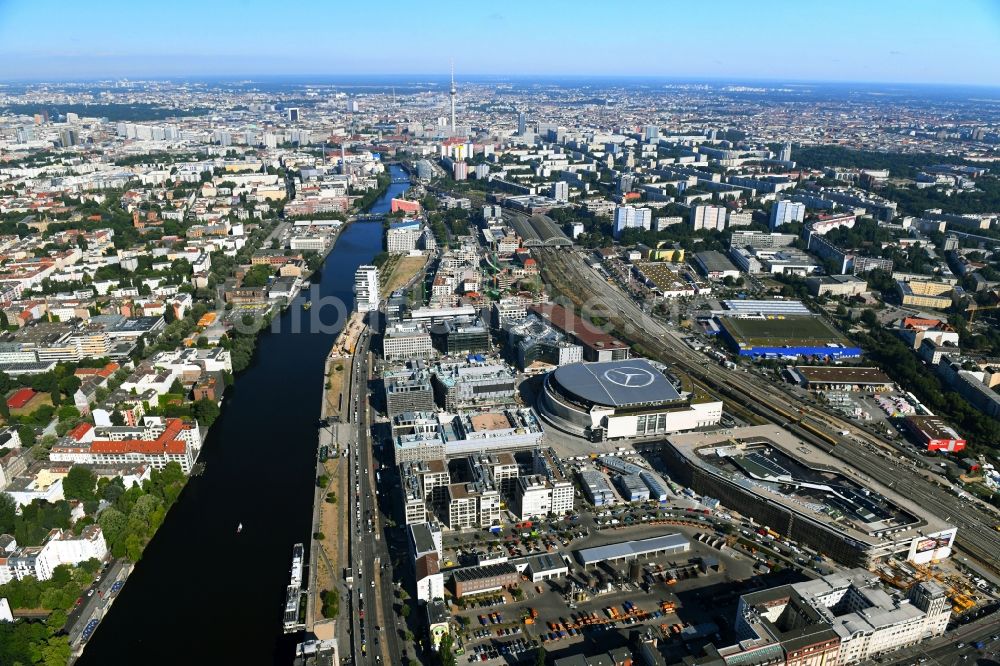 Berlin aus der Vogelperspektive: Baustellen auf dem Entwicklungsgebiet Anschutz- Areal im Ortsteil Bezirk Friedrichshain in Berlin, Deutschland