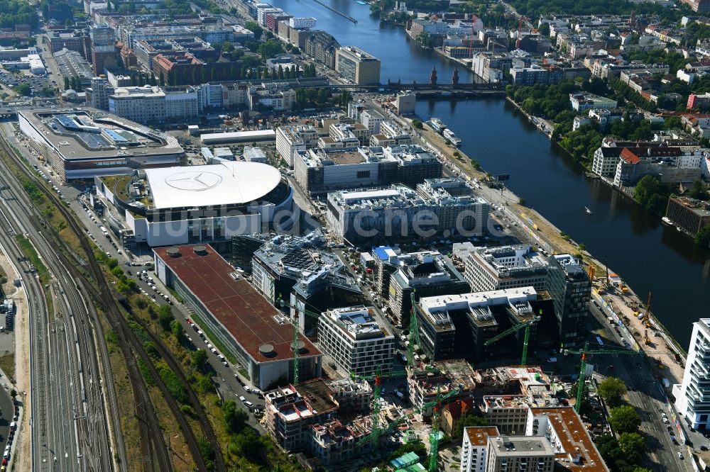 Luftbild Berlin - Baustellen auf dem Entwicklungsgebiet Anschutz- Areal im Ortsteil Bezirk Friedrichshain in Berlin, Deutschland