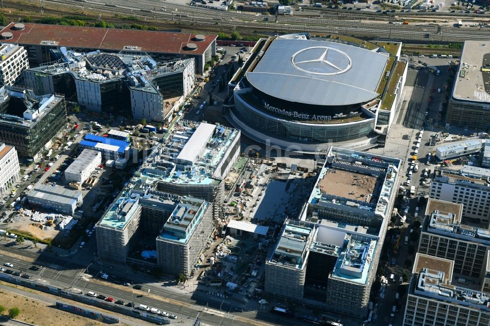 Berlin von oben - Baustellen auf dem Entwicklungsgebiet Anschutz- Areal im Ortsteil Bezirk Friedrichshain in Berlin, Deutschland