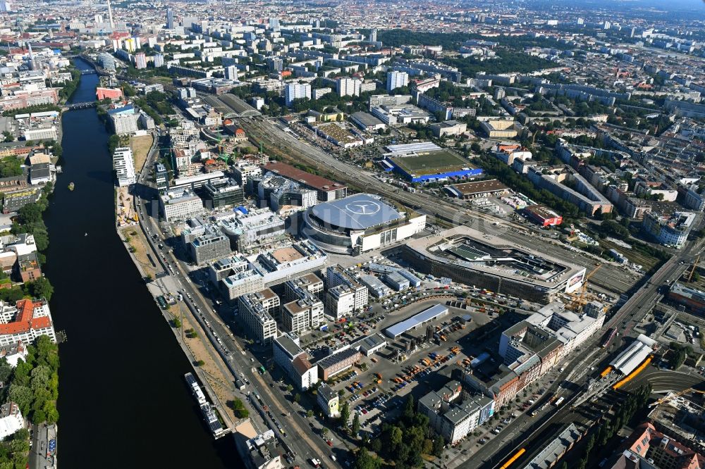 Berlin aus der Vogelperspektive: Baustellen auf dem Entwicklungsgebiet Anschutz- Areal im Ortsteil Bezirk Friedrichshain in Berlin, Deutschland