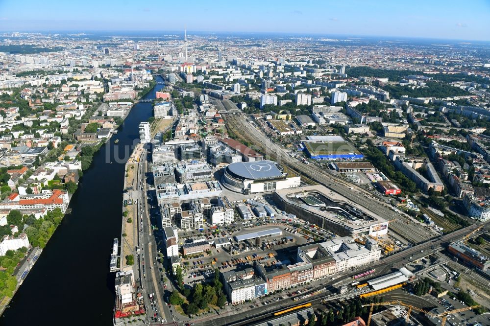 Luftbild Berlin - Baustellen auf dem Entwicklungsgebiet Anschutz- Areal im Ortsteil Bezirk Friedrichshain in Berlin, Deutschland