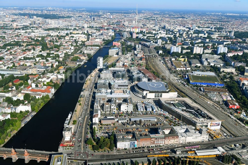 Luftaufnahme Berlin - Baustellen auf dem Entwicklungsgebiet Anschutz- Areal im Ortsteil Bezirk Friedrichshain in Berlin, Deutschland