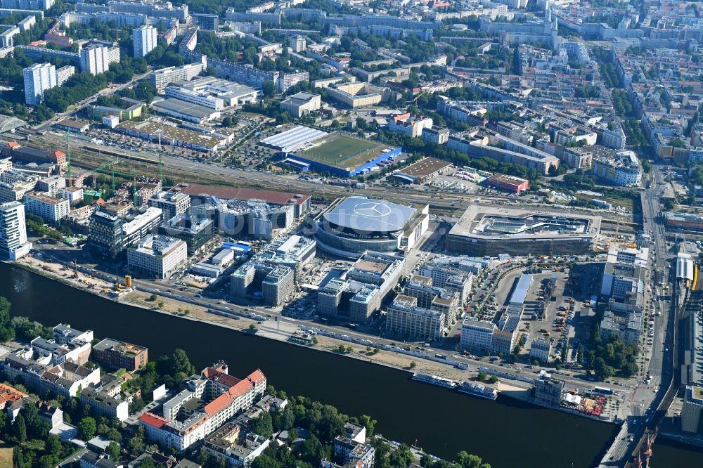 Berlin aus der Vogelperspektive: Baustellen auf dem Entwicklungsgebiet Anschutz- Areal im Ortsteil Bezirk Friedrichshain in Berlin, Deutschland