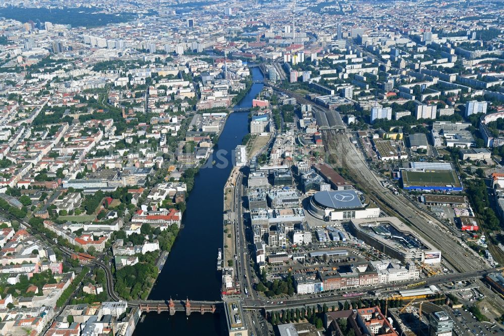 Berlin von oben - Baustellen auf dem Entwicklungsgebiet Anschutz- Areal im Ortsteil Bezirk Friedrichshain in Berlin, Deutschland