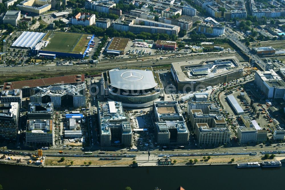 Berlin von oben - Baustellen auf dem Entwicklungsgebiet Anschutz- Areal im Ortsteil Bezirk Friedrichshain in Berlin, Deutschland