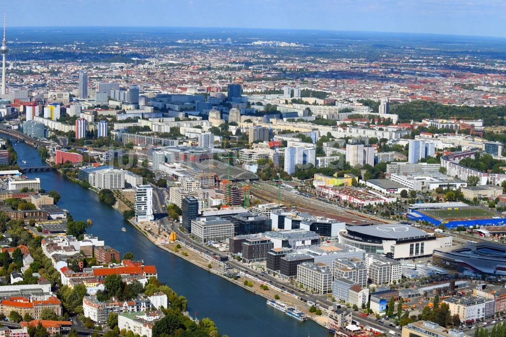 Berlin von oben - Baustellen auf dem Entwicklungsgebiet Anschutz- Areal im Ortsteil Bezirk Friedrichshain in Berlin, Deutschland