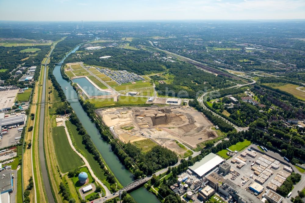 Oberhausen von oben - Baustellen am Entwicklungsgebiet auf dem Gelände des ehemaligen Schachtes IV der Zeche Osterfeld in Oberhausen im Bundesland Nordrhein-Westfalen