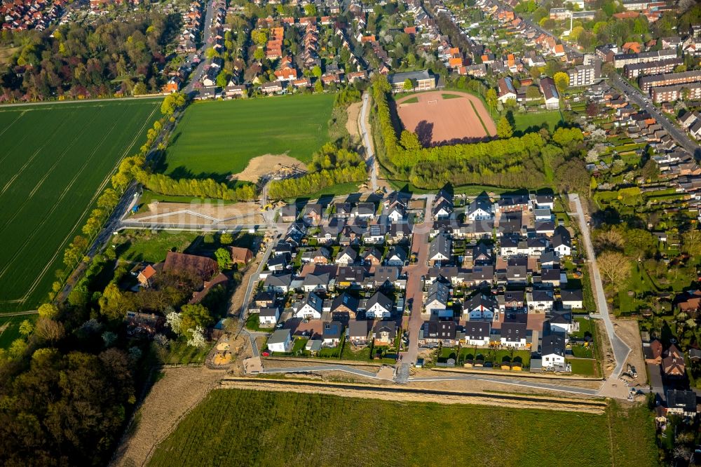 Luftaufnahme Hamm - Baustellen und Entwicklungsgebiet am Neubau- Wohngebiet einer Einfamilienhaus- Siedlung Am Eversbach im Stadtteil Bockum-Hövel in Hamm im Bundesland Nordrhein-Westfalen