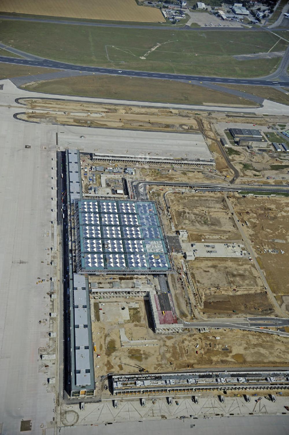 Schönefeld aus der Vogelperspektive: Baustellen am Flughafen Berlin-Schönefeld BBI