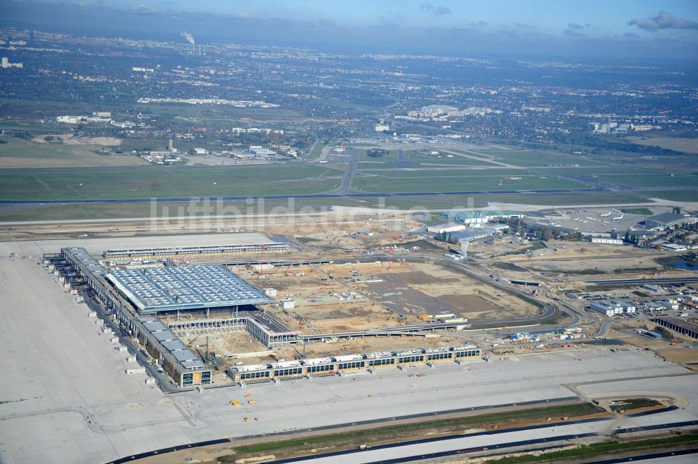 Luftaufnahme Schönefeld bei Berlin - Baustellen am Flughafen Berlin - Schönefeld BBI