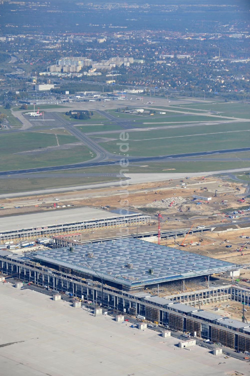 Luftaufnahme Schönefeld bei Berlin - Baustellen am Flughafen Berlin - Schönefeld BBI