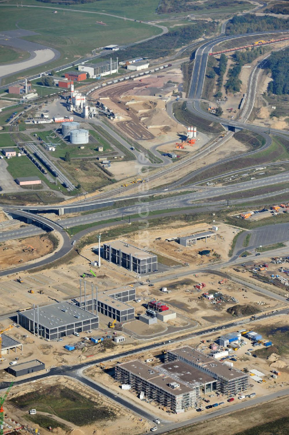 Luftaufnahme Schönefeld bei Berlin - Baustellen am Flughafen Berlin - Schönefeld BBI