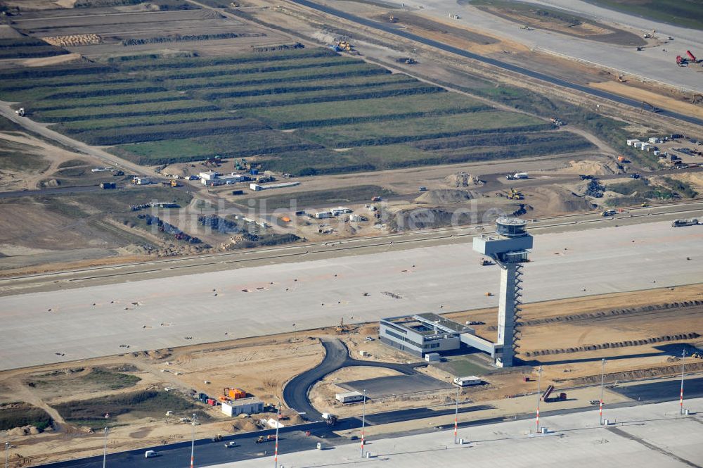 Luftaufnahme Schönefeld bei Berlin - Baustellen am Flughafen Berlin - Schönefeld BBI