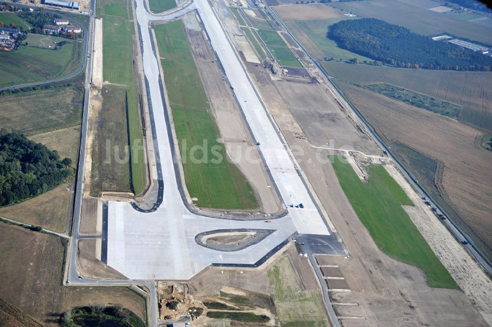 Luftaufnahme Schönefeld bei Berlin - Baustellen am Flughafen Berlin - Schönefeld BBI