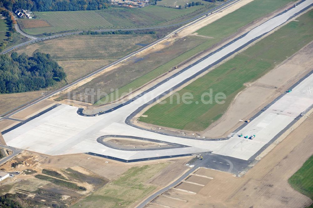 Luftaufnahme Schönefeld bei Berlin - Baustellen am Flughafen Berlin - Schönefeld BBI