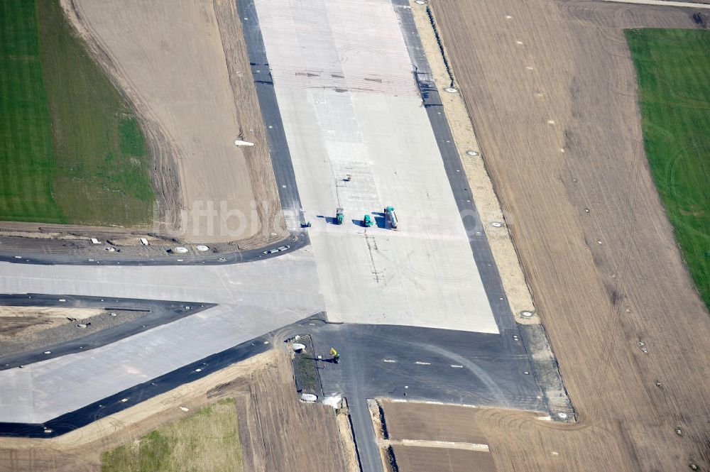 Schönefeld bei Berlin aus der Vogelperspektive: Baustellen am Flughafen Berlin - Schönefeld BBI