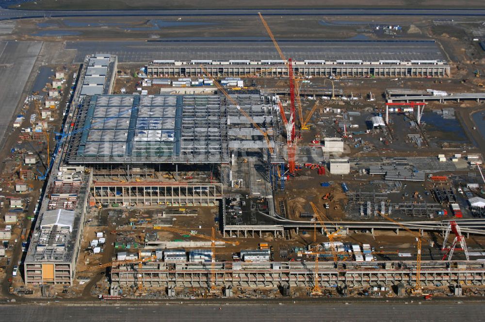 Schönefeld von oben - Baustellen am Flughafen Berlin-Schönefeld BBI - Construction fields at Berlin-Schoenefeld Airport BBI