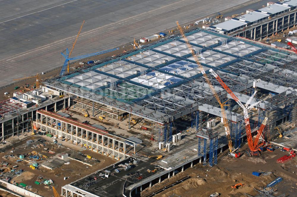 Luftaufnahme Schönefeld - Baustellen am Flughafen Berlin-Schönefeld BBI - Construction fields at Berlin-Schoenefeld Airport BBI