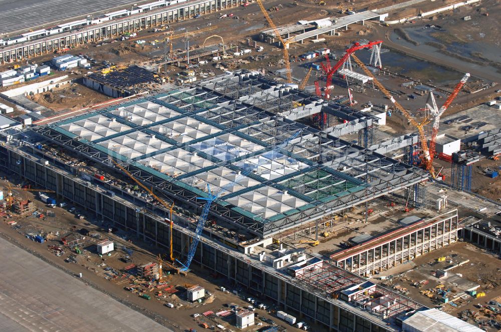 Schönefeld von oben - Baustellen am Flughafen Berlin-Schönefeld BBI - Construction fields at Berlin-Schoenefeld Airport BBI