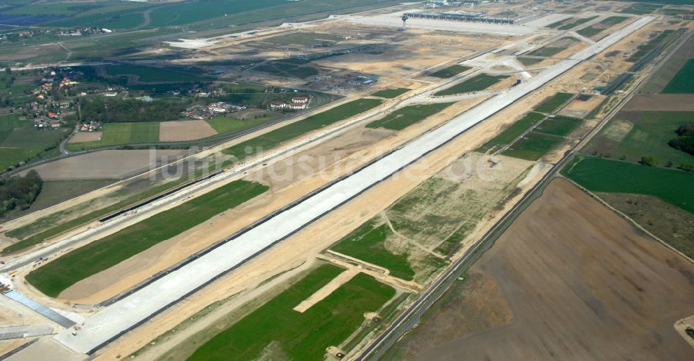 Schönefeld von oben - Baustellen am Flughafen Berlin-Schönefeld BBI - Construction fields at Berlin-Schoenefeld Airport BBI