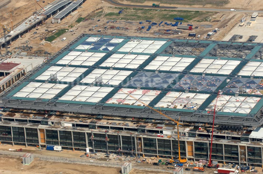 Luftaufnahme Schönefeld - Baustellen am Flughafen Berlin-Schönefeld BBI - Construction fields at Berlin-Schoenefeld Airport BBI