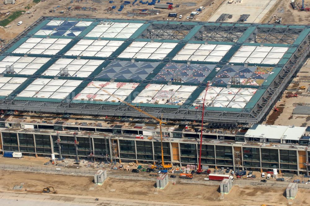 Schönefeld von oben - Baustellen am Flughafen Berlin-Schönefeld BBI - Construction fields at Berlin-Schoenefeld Airport BBI