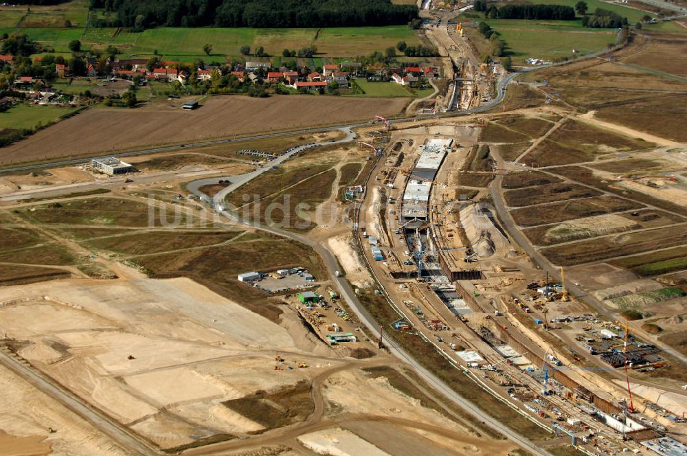 Luftbild Selchow - Baustellen der Gleistrassen in Selchow zum Fern- und S-Bahnhof am BBI