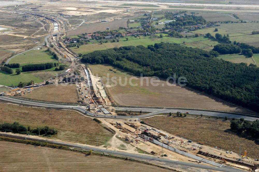 Luftbild Selchow - Baustellen der Gleistrassen in Selchow zum Fern- und S-Bahnhof am BBI