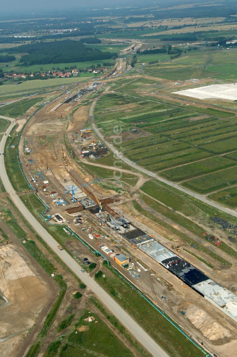 Luftbild Selchow - Baustellen der Gleistrassen und Tunnelzuführungen zum neuen Fern- und S-Bahnhofes der Deutschen Bahn an der Selchower Kurve