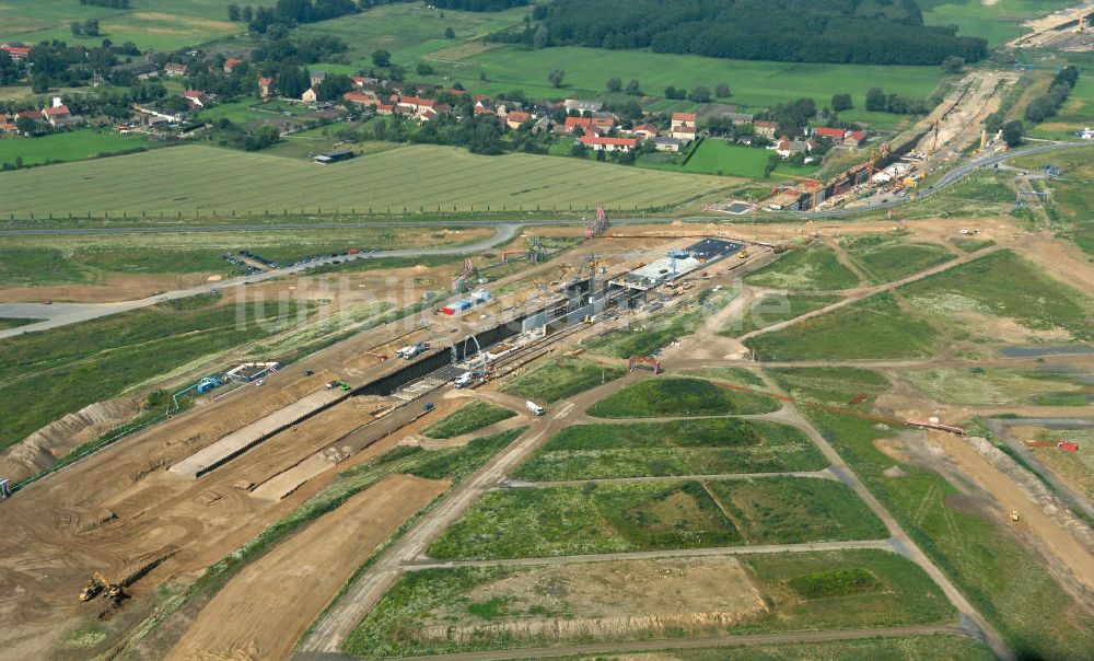 Selchow von oben - Baustellen der Gleistrassen und Tunnelzuführungen zum neuen Fern- und S-Bahnhofes der Deutschen Bahn an der Selchower Kurve