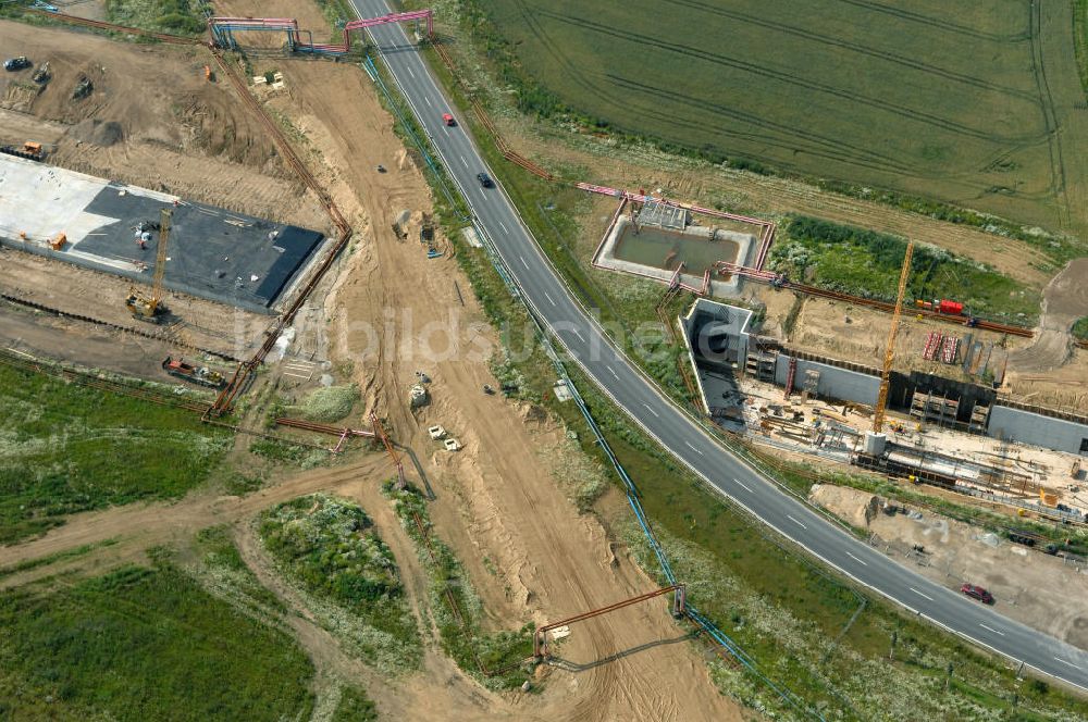 Selchow aus der Vogelperspektive: Baustellen der Gleistrassen und Tunnelzuführungen zum neuen Fern- und S-Bahnhofes der Deutschen Bahn an der Selchower Kurve