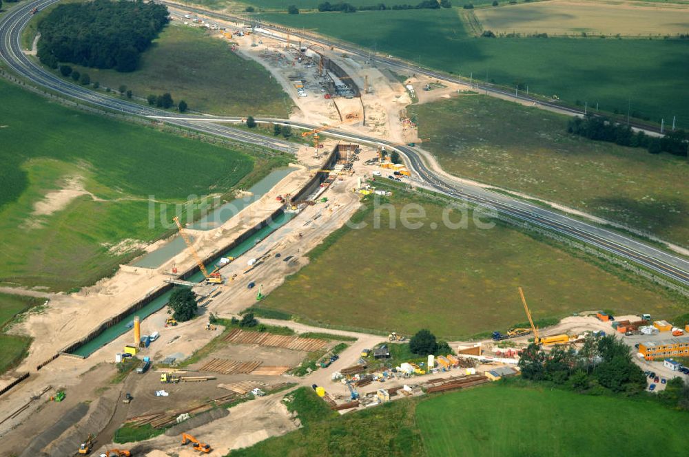 Selchow von oben - Baustellen der Gleistrassen und Tunnelzuführungen zum neuen Fern- und S-Bahnhofes der Deutschen Bahn an der Selchower Kurve