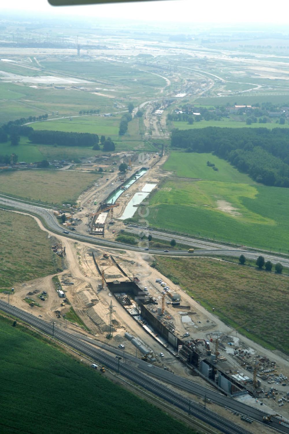 Luftbild Selchow - Baustellen der Gleistrassen und Tunnelzuführungen zum neuen Fern- und S-Bahnhofes der Deutschen Bahn an der Selchower Kurve