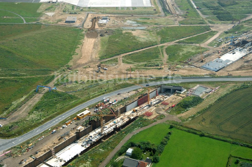 Luftaufnahme Selchow - Baustellen der Gleistrassen und Tunnelzuführungen zum neuen Fern- und S-Bahnhofes der Deutschen Bahn an der Selchower Kurve